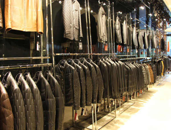 【實(shí)圖】雪豹皮革皮草店面形象設(shè)計(jì)_雪豹皮革皮草專(zhuān)賣(mài)店櫥窗陳列展示